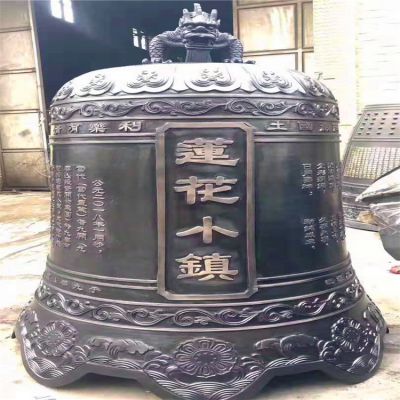 景區(qū)古鎮(zhèn)擺放青銅刻字掛鐘