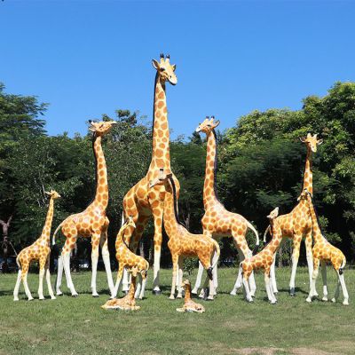 游樂場(chǎng)動(dòng)物園大型園林草坪動(dòng)物景觀長頸鹿擺件