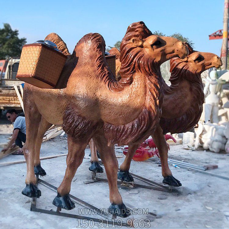 玻璃鋼仿真駱駝景觀戶外廣場景觀雕塑