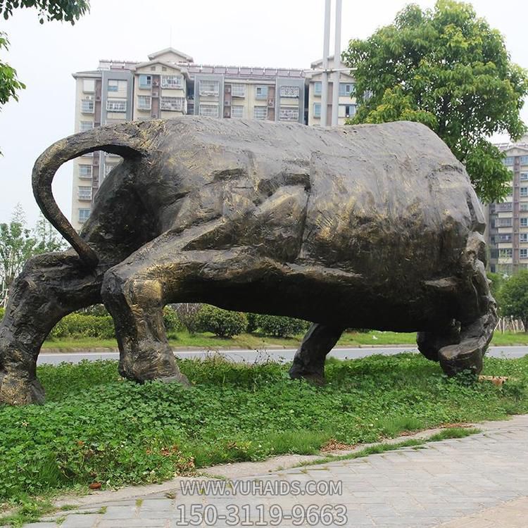 玻璃鋼仿銅華爾街牛雕塑小區(qū)園林擺件